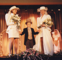 Andy as pageboy at the wedding fayre with two lucky ladies ;-)