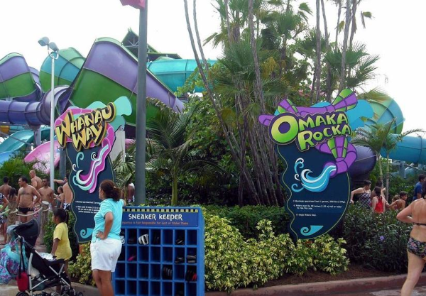 Whanau Way and Omaka Rocka signage